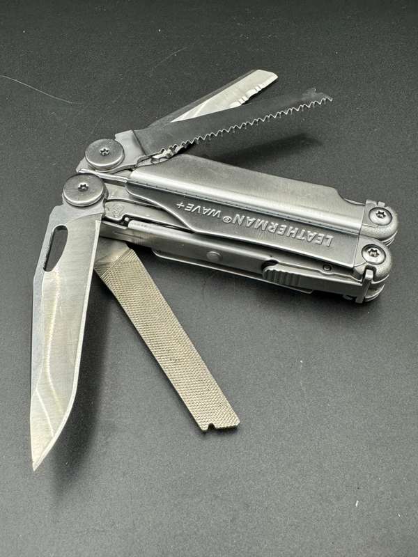 Leatherman Wave + Pouch included