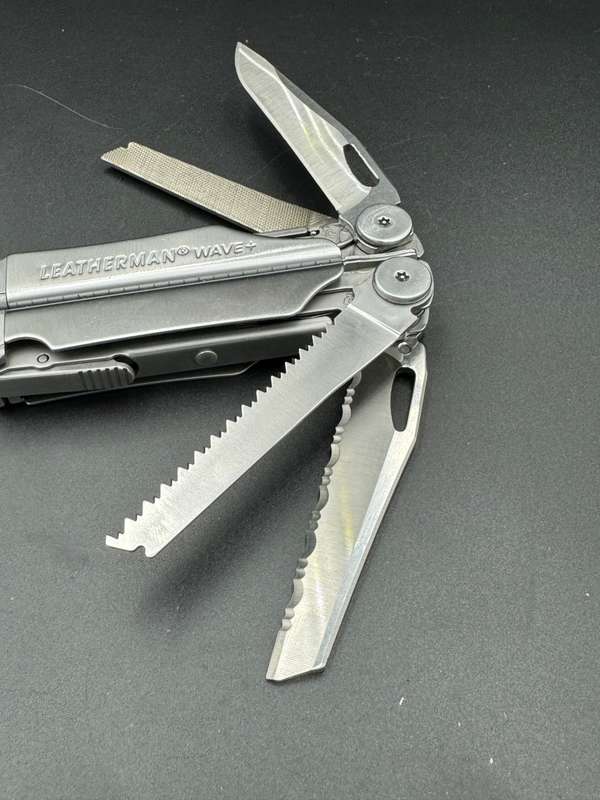 Leatherman Wave + Pouch included