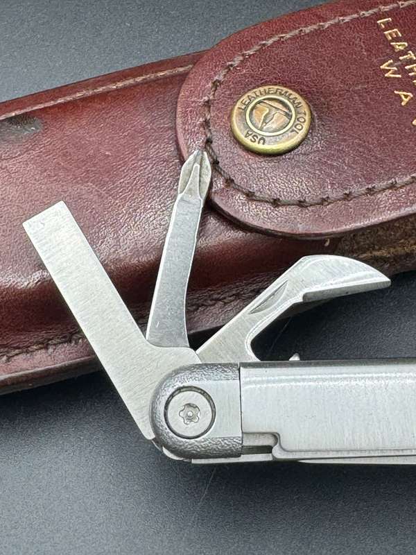 Leatherman Wave 1st Gen (0400 Date Stamp)