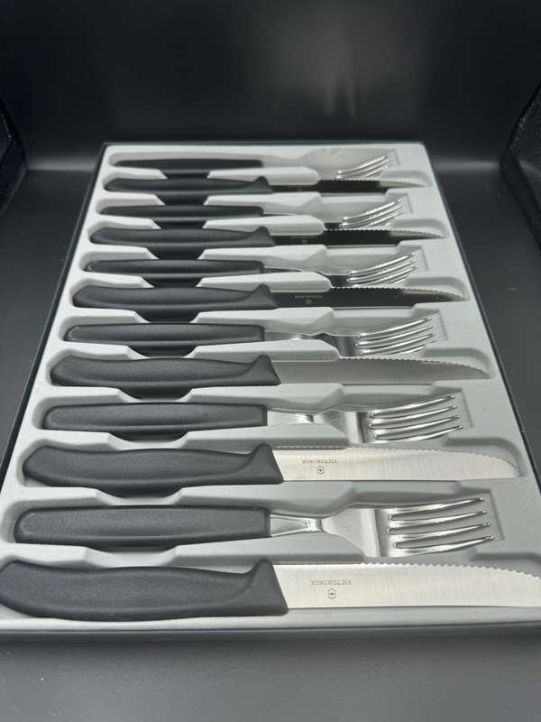 Victorinox 12 Piece Classic Set