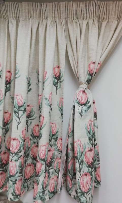 Protea Flower 220X120 Curtain