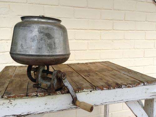 Butter Churn / Roomkarring