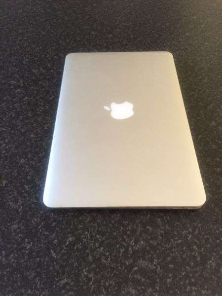 Apple MacBook Air 11 2013 Model
