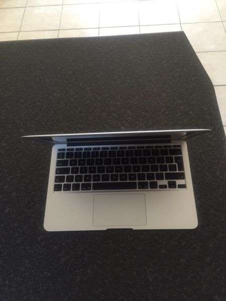 Apple MacBook Air 11 2013 Model