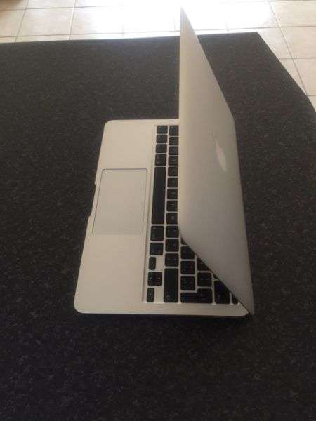 Apple MacBook Air 11 2013 Model