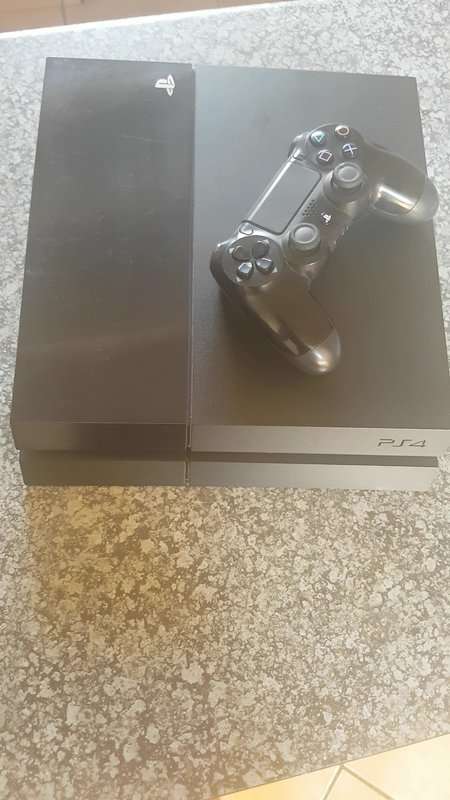 Playstation 4 (PS4) Launch Model 500GB