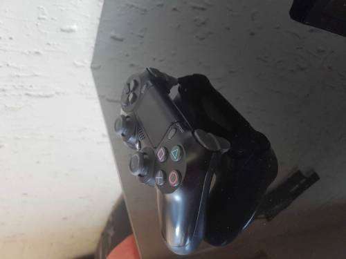 PS4 Controller and Games Bundle.