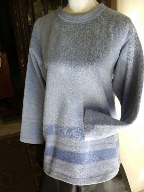 LADIES TOP /SWEATER ? - SECOND HAND