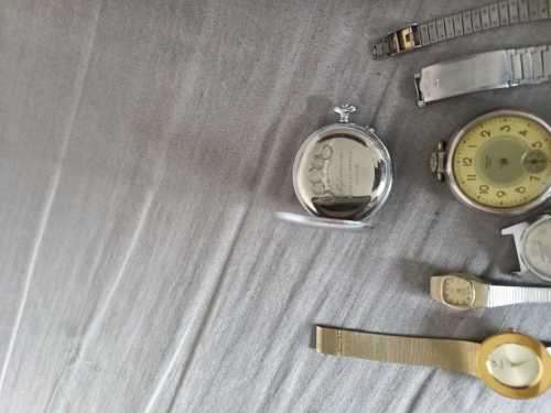 !! Crazy R1 start !! Assortment of old watches