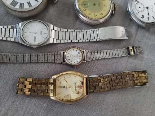 !! Crazy R1 start !! Assortment of old watches