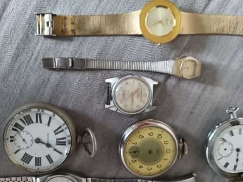 !! Crazy R1 start !! Assortment of old watches