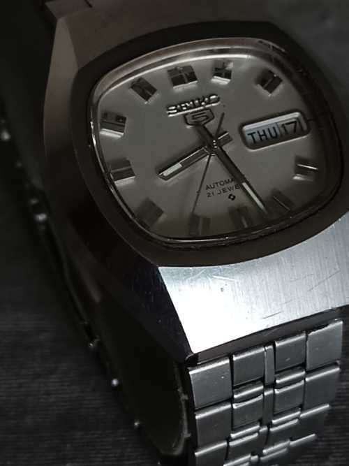 !! Crazy R1 start !! Seiko wristwatch