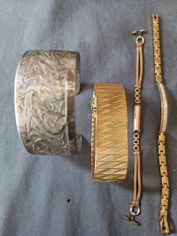 !!! Crazy R1 start !!! Assortment of bangles and bracelets
