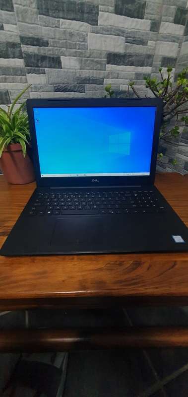 Dell insprion i5 8th gen, 1920x1080, 8gb ddr4 ram, 1000gb space