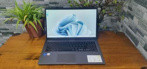 **BARGAIN BUY** MINT ASUS LATEST 11th GEN i5, 12GB RAM, 1TB SSD! WOW! -WORTH R15k -GRAB IT@R9599!