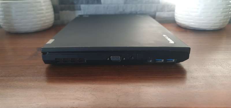 LENOVO i5**8GB RAM**4 CPU THREADS**14 INCH HD**WINDOWS 11