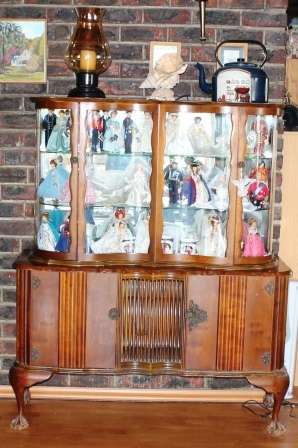 Old radiogram display cabinet, ball and claw.