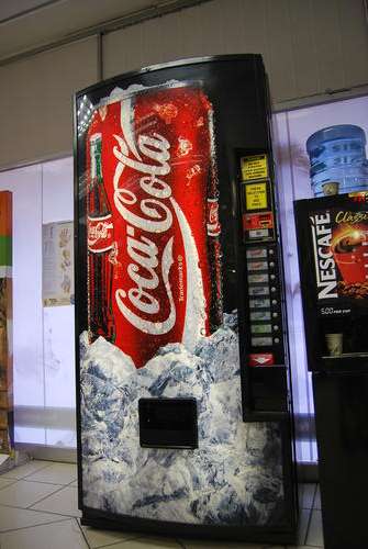 Coke Intellivend 2000 Vending Machine