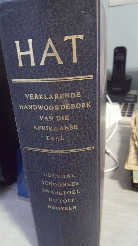 HAT - Verklarende Handwoordeboek van die Afrikaanse Taal - In very good condition
