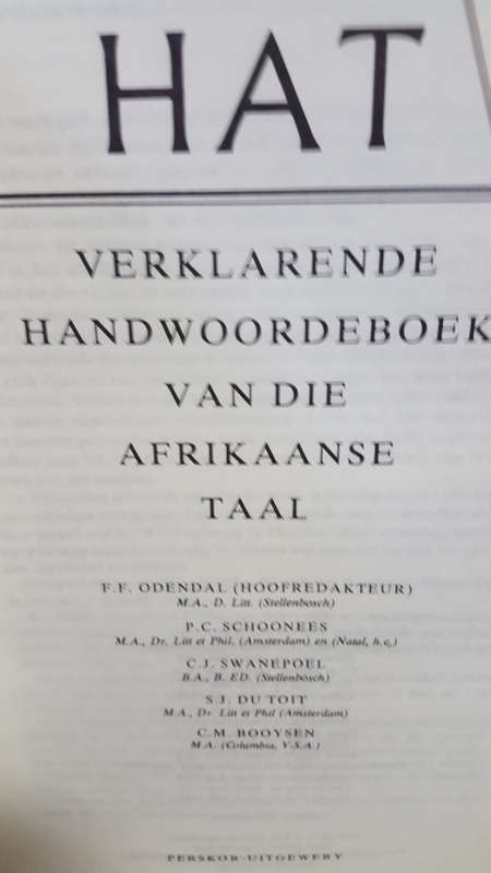 HAT - Verklarende Handwoordeboek van die Afrikaanse Taal - In very good condition