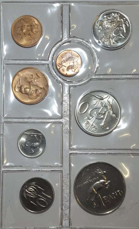 1977 SEALED UNC MINT PACKS - RARE LARGE R1,00 - SETS 40 YEARS OLD