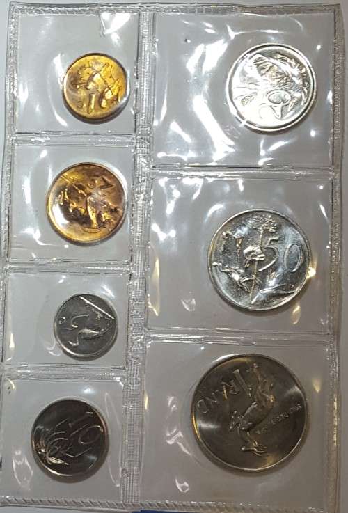 1986 SEALED UNC MINT PACKS - RARE LARGE R1,00 - SETS 31 YEARS OLD