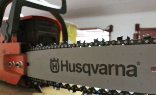 HUSQVARNA Mod 61 CHAINSAW  BARGAIN - EXCELLENT CONDITION  - 61cc WITH NEW BAR AND CHAIN