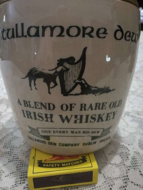 RARE "TULLAMORE DEW" WHISKY CERAMIC/PORCELAIN DECANTER - IN EXCELLENT CONDITION