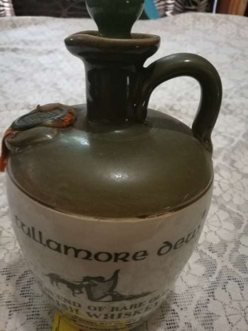 RARE "TULLAMORE DEW" WHISKY CERAMIC/PORCELAIN DECANTER - IN EXCELLENT CONDITION