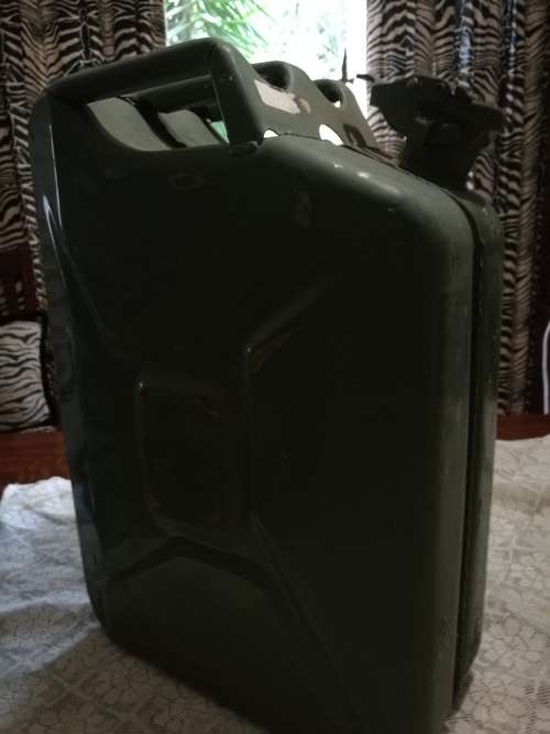USED MILITARY STEEL 20 liter JERRY CANS - USED ON ONE 4X4 TRIP ONLY TO CARRY DIESEL - R120 EACH