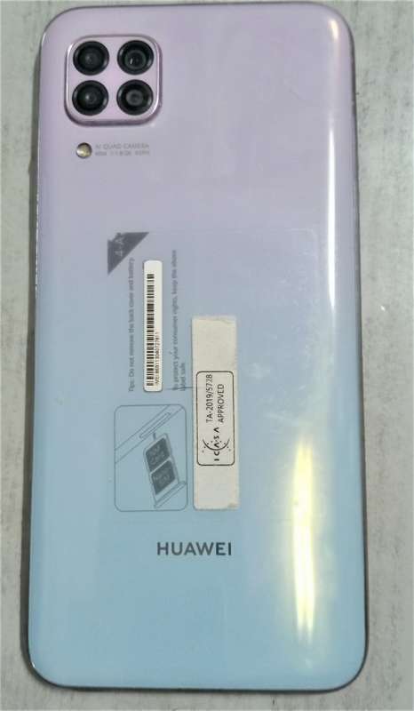 HUAWEI Phone - P40 lite - In immaculate condition with complete accessories - Used & as new