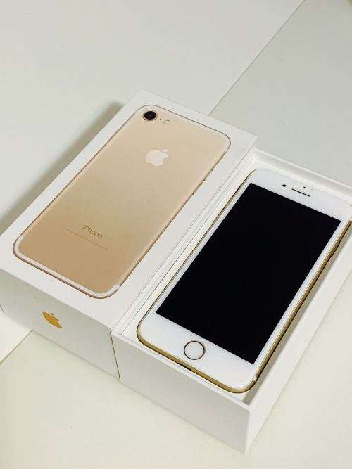 IPHONE 7  (32GB)