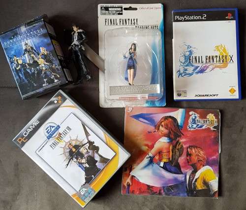 Final Fantasy Bundle (FF VIII PC Game + FF X PS2 Game + 2 Figurines + PS2 Console Sticker) + Poster