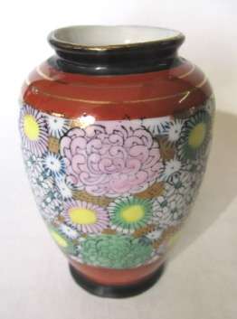 Small Japanese porcelain vase