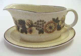 Poole gravy boat and matching underplate