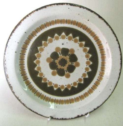 Midwinter Stonehenge 'Hazelwood' side plate (1)