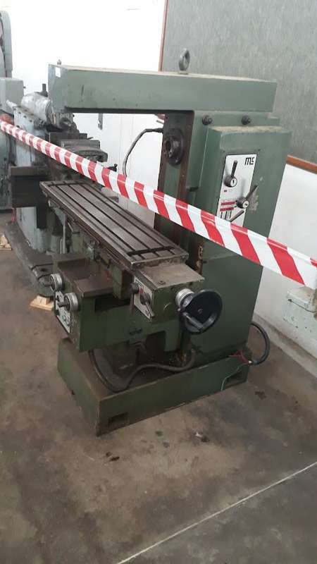 MILLING MACHINE