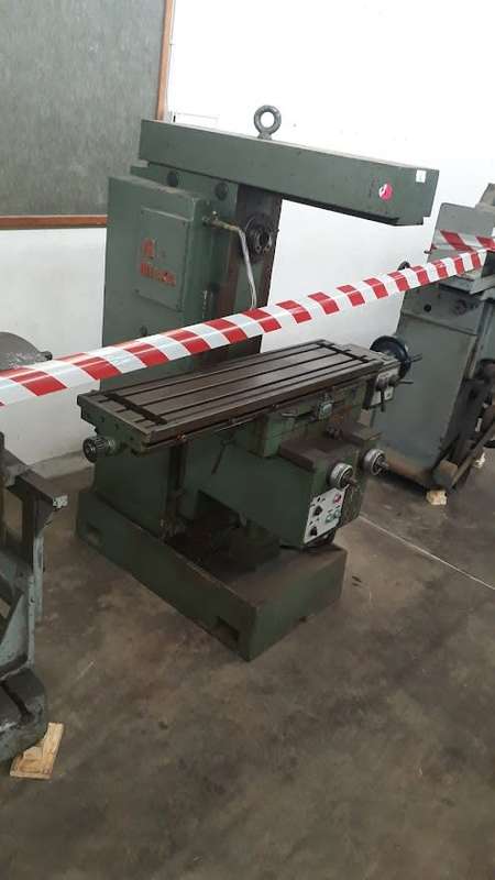 MILLING MACHINE