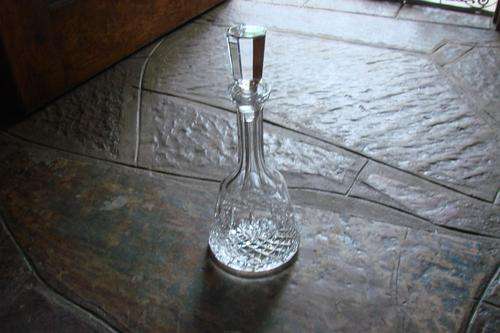 Lead crystal decanter with glass stopper