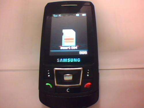 Samsung D900 + charger (Shipping R60)