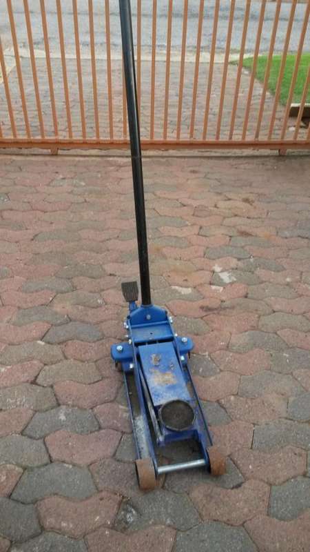 Trolley Jack Heavy Duty Short Wheel Base Low Level 3 Ton (Collection Only !!!!!)