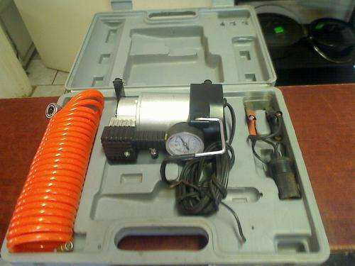 Mini air compressor 12v in case (Shipping R70)