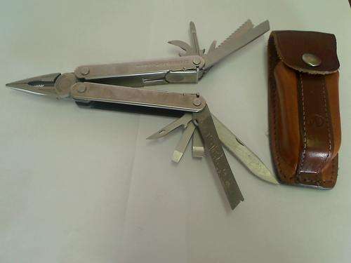 Leatherman Core + Leather Pouch (Free Shipping !!!!!)