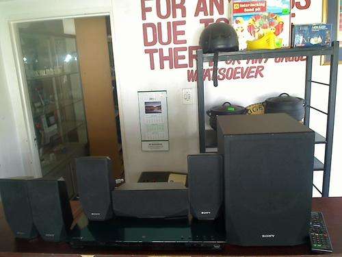 Sony BDV-E2100 5.1 Blu Ray, WiFi Home Theatre System + Remote (Shipping R150)