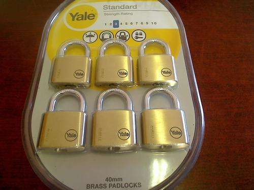 Yale 40mm brass Keyed Alike 6 Pack Lock Set