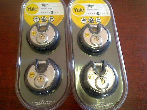 Yale 70 mm Stainless steel Closed Shackle Padlocks 2 Packs of 2 (Keyed Alike)