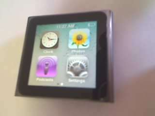 Apple I Pod Nano Touch + Charger (16GB)