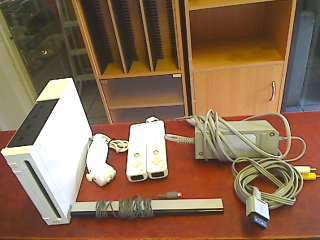 Nintendo Wii  + 2 x Controls + 1 x Nunchuck + Motion Sensor + All Cables (PLEASE READ !!!!!!)