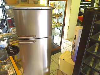 Bosch 410L Fridge/Freezer with Stainless Steel Doors (Collection Only !!!!!!!)