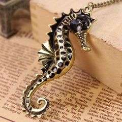 STUNNING SEAHORSE PENDANT & CHAIN